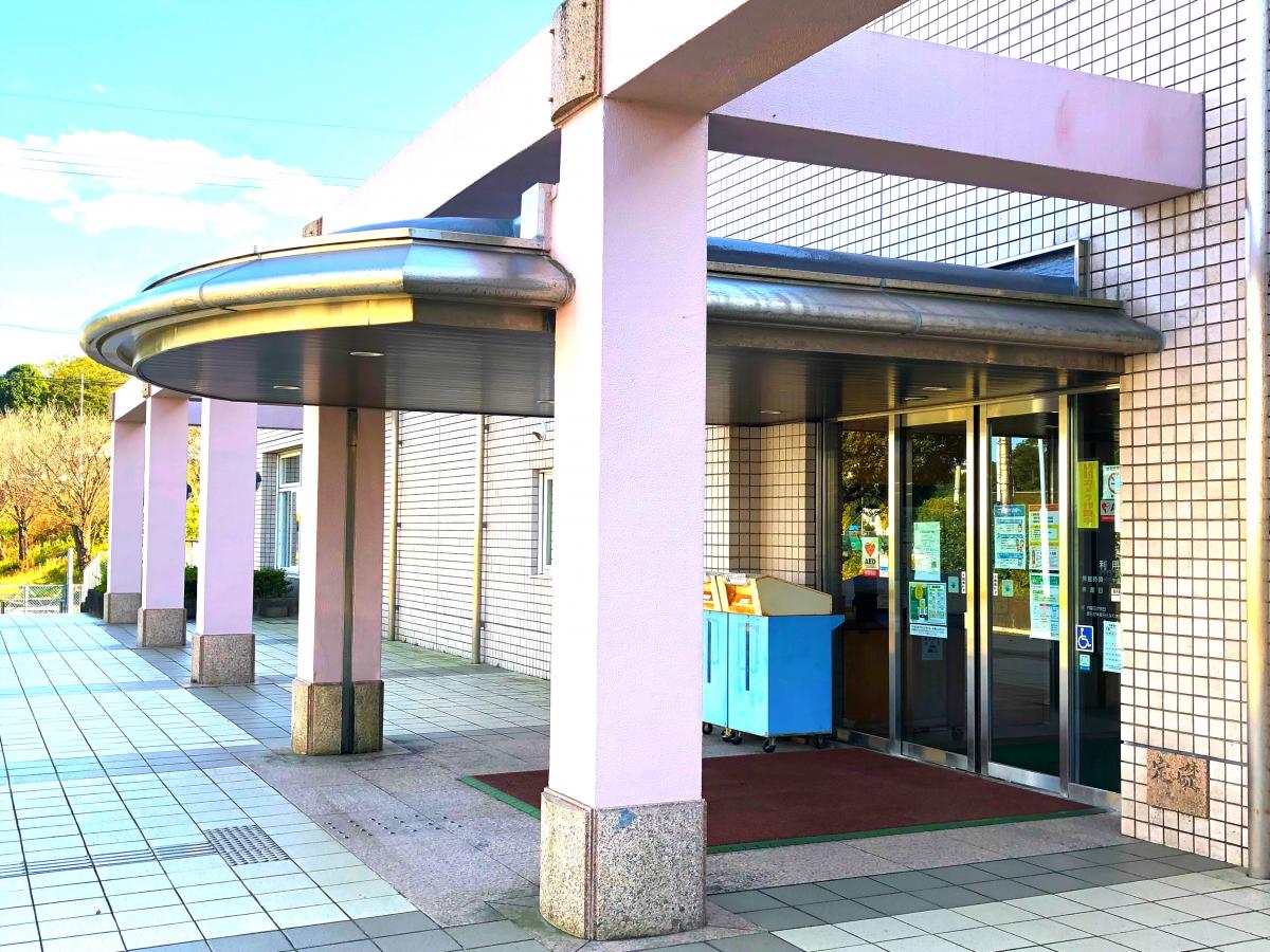 パブリネット 中央図書館 龍ケ崎市馴馬町
