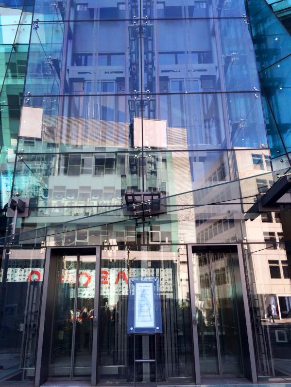 ハッピーペア ブリリアントティアラ 渋谷区神宮前