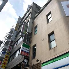 マーケットピア 周辺の生活施設情報 ファミリーマート 大門駅前店