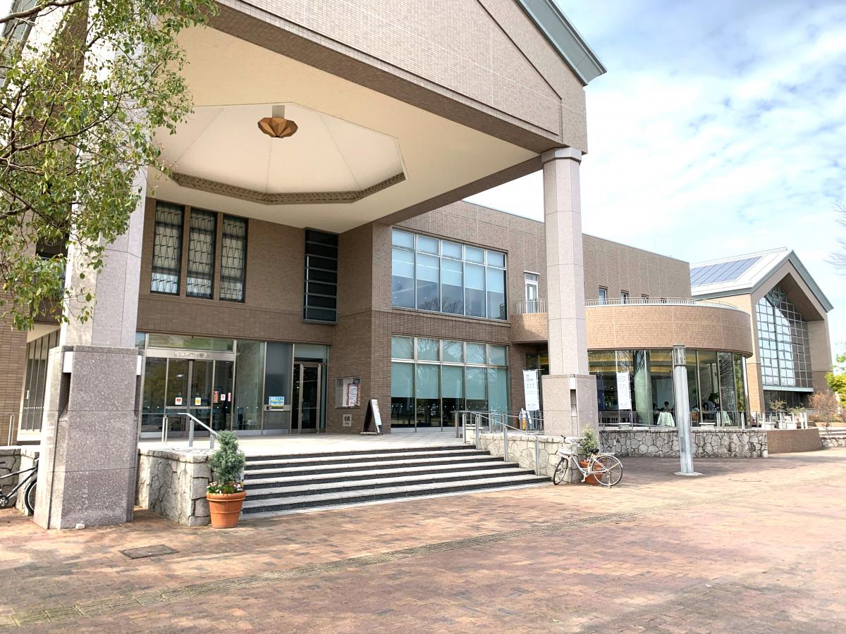 パブリネット 佐賀市立図書館 佐賀市天神