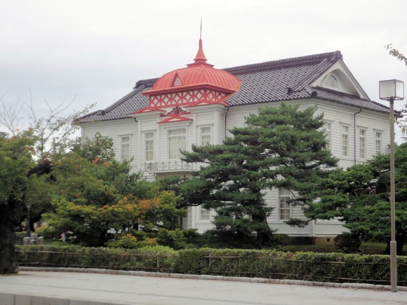 鶴岡公園（鶴ケ岡城跡）
