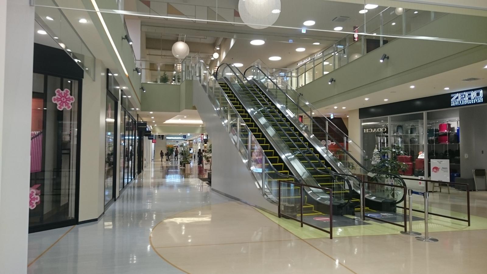 マーケットピア 三井アウトレットパーク北陸小矢部 小矢部市西中野