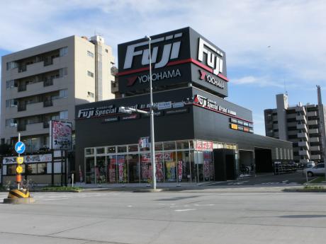 マーケットピア】タイヤ&ホイール館 フジ R1中川店(名古屋市中川区